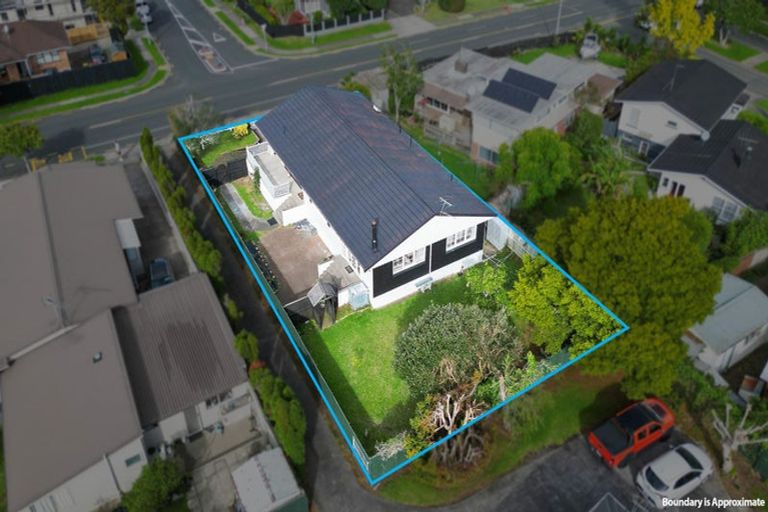 Photo of property in 32 Glenmore Road, Sunnyhills, Auckland, 2010