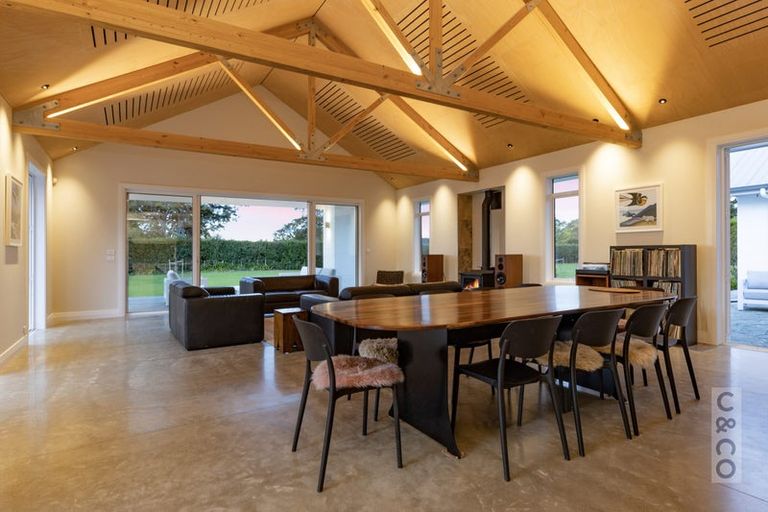 Photo of property in 88 Taupaki Road, Taupaki, Henderson, 0782