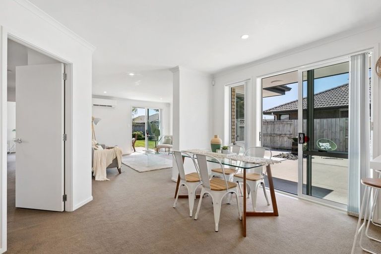 Photo of property in 174 Doncaster Drive, Papamoa Beach, Papamoa, 3118