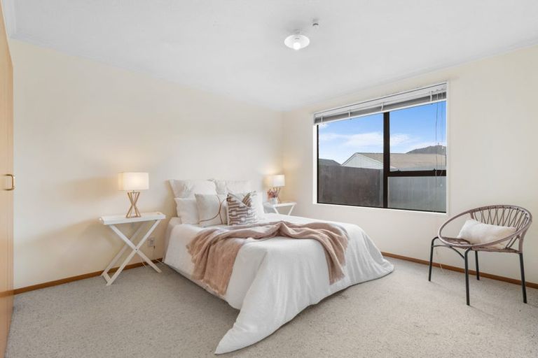 Photo of property in 6a Rolfe Place, Bishopdale, Christchurch, 8053