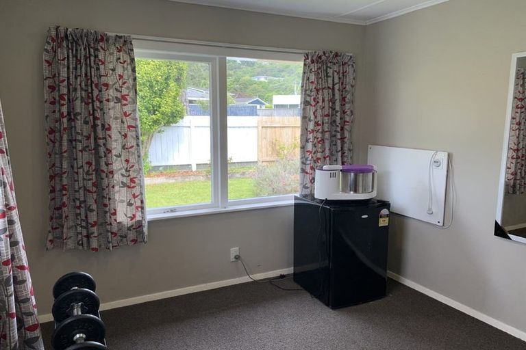 Photo of property in 63 Stokes Valley Road, Stokes Valley, Lower Hutt, 5019