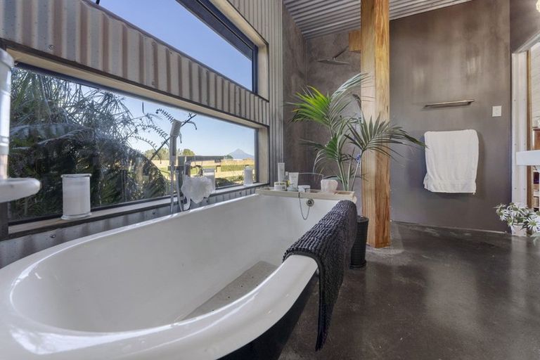 Photo of property in 294 Inland Road North, Tikorangi, Waitara, 4383