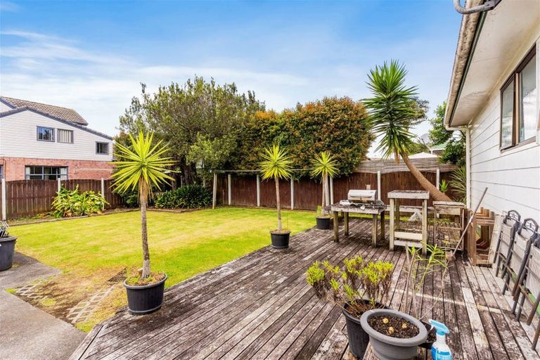 Photo of property in 13 Oakmont Place, Wattle Downs, Auckland, 2103