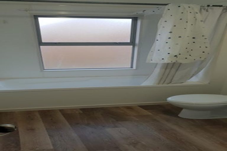 Photo of property in 1/3 Grove Road, Addington, Christchurch, 8024