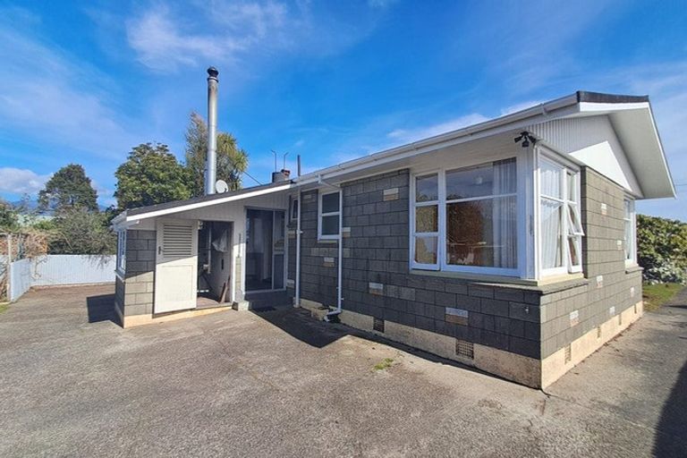 Photo of property in 5 Romilly Street, Westport, 7825