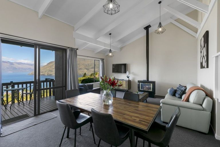 Photo of property in 39b Greenstone Place, Fernhill, Queenstown, 9300