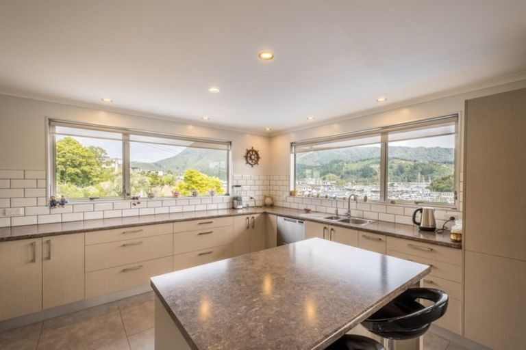 Photo of property in 4a Rutland Street, Picton, 7220