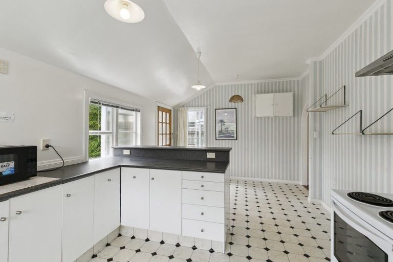 Photo of property in 34 Mandalay Terrace, Khandallah, Wellington, 6035