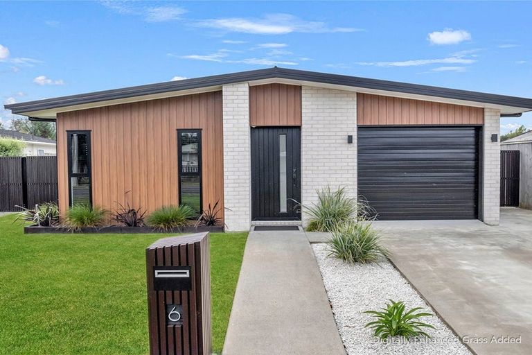 Photo of property in 6 Cambridge Street, Pahiatua, 4910