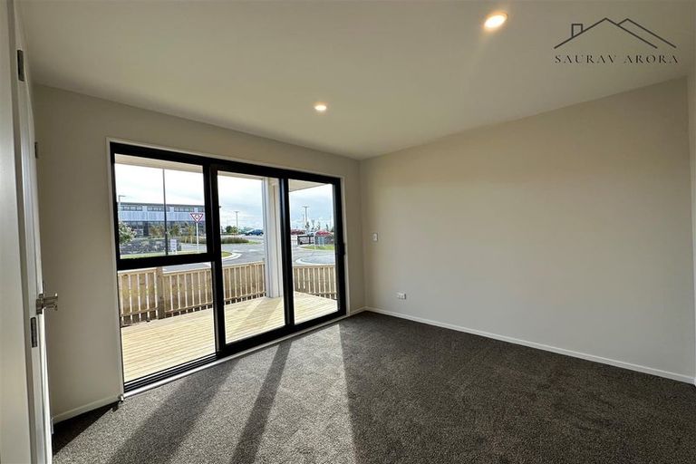 Photo of property in 12 Rorotu Avenue, Karaka, Papakura, 2113