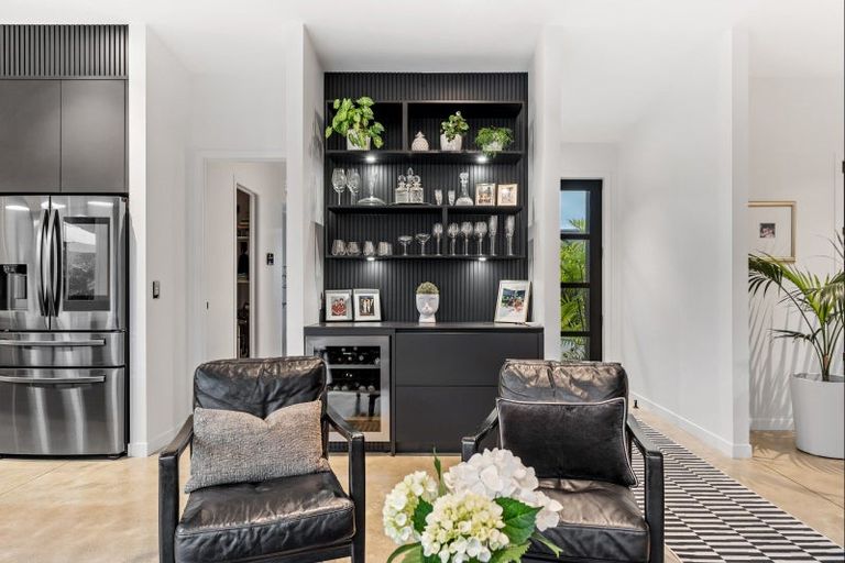 Photo of property in 72 Point Wells Road, Point Wells, 0986