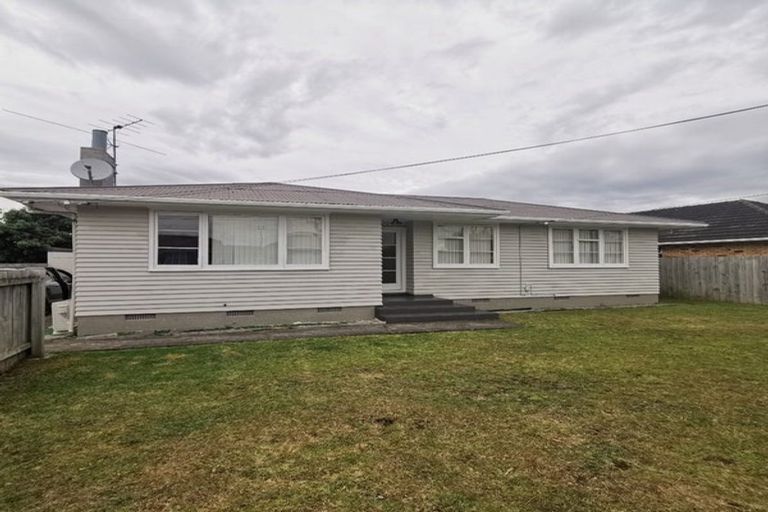 Photo of property in 19 Mcannalley Street, Manurewa East, Auckland, 2102