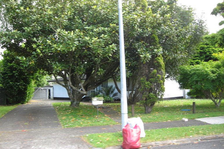 Photo of property in 52 Challen Close, Conifer Grove, Takanini, 2112