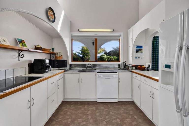 Photo of property in 116 Weraroa Road, Waverley, 4510