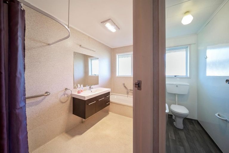 Photo of property in 10 Davidson Street, Hawera, 4610