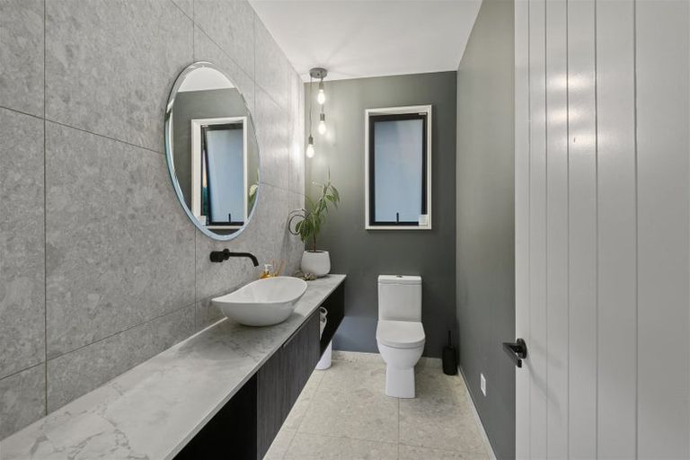 Photo of property in 8 Crawford Close, Amberley, 7410