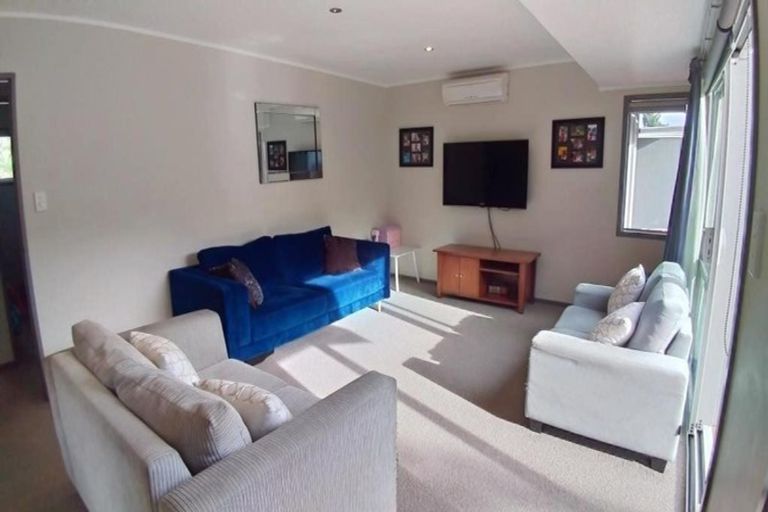 Photo of property in 24 Springtime Crescent, Stanmore Bay, Whangaparaoa, 0932