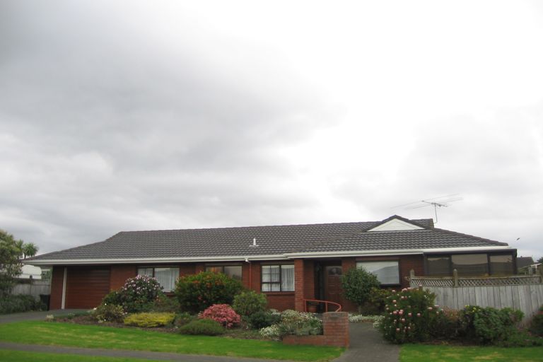 Photo of property in 2 Trinity Place, Paraparaumu Beach, Paraparaumu, 5032