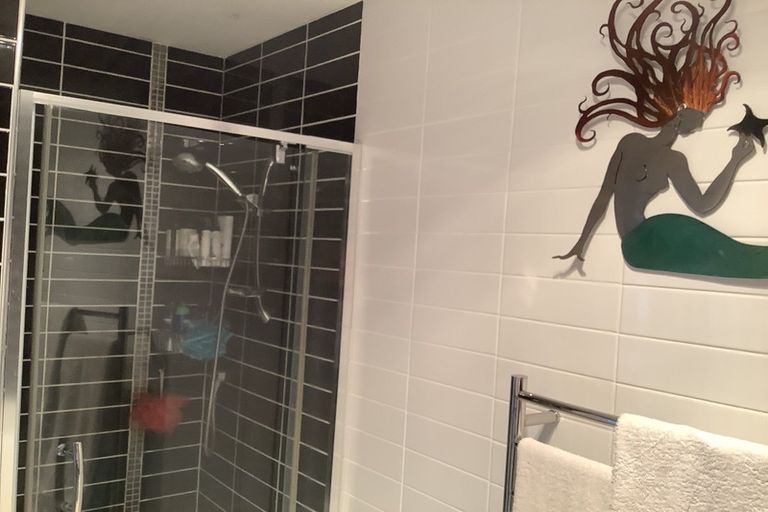 Photo of property in 2/28 Onepoto Road, Hauraki, Auckland, 0622