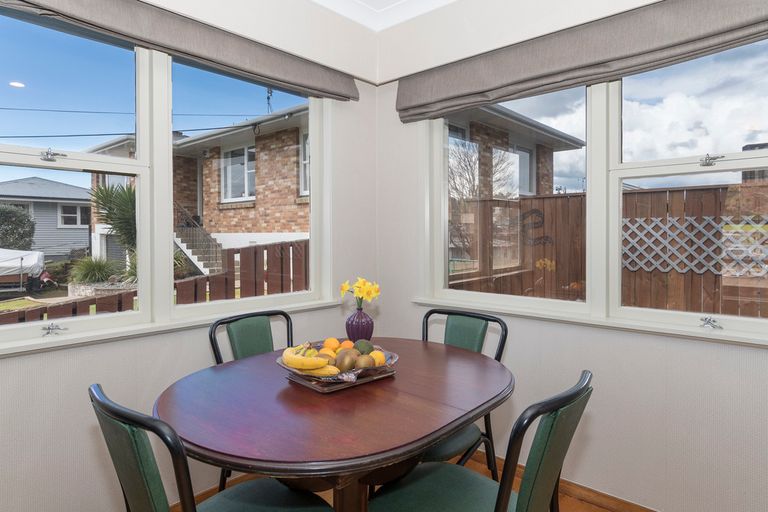 Photo of property in 22 Lynwood Place, Brookfield, Tauranga, 3110