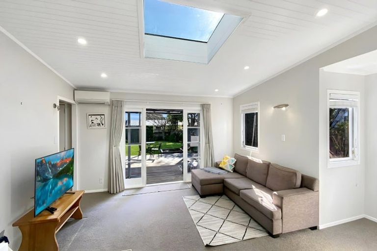 Photo of property in 74 Ferry Parade, Herald Island, Auckland, 0618