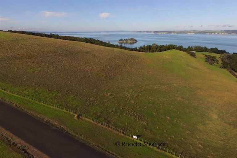 Photo of property in 11 Te Wairoa Lane, Tinopai, 0593