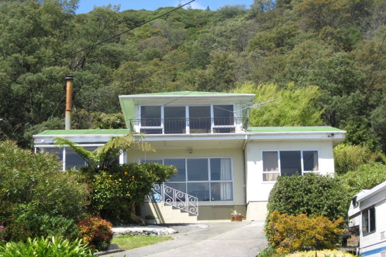 Photo of property in 43 Milton Terrace, Picton, 7220