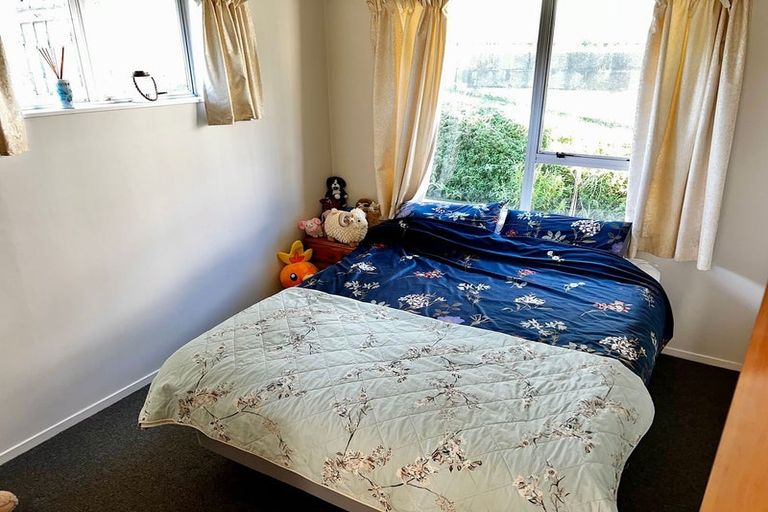 Photo of property in 38 Fiona Grove, Karori, Wellington, 6012