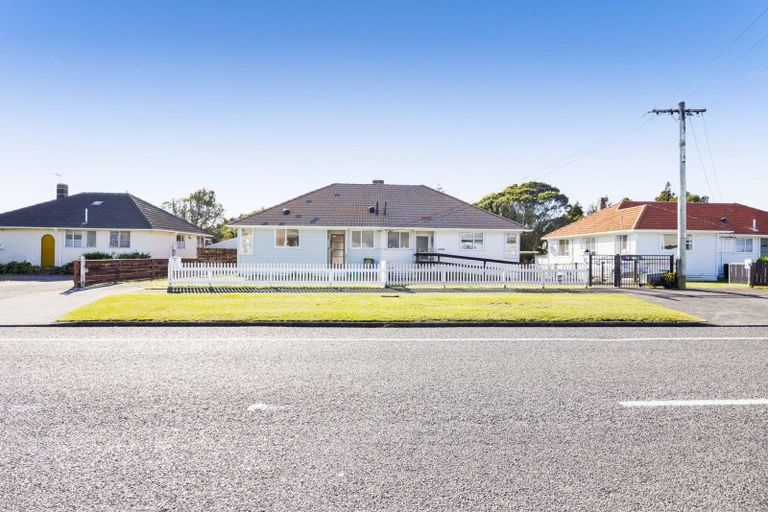 Photo of property in 78 Omata Road, Marfell, New Plymouth, 4310