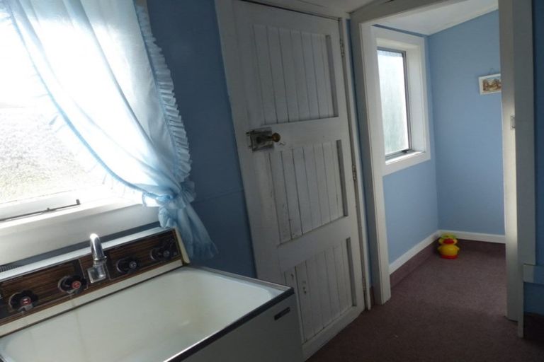 Photo of property in 28 Leonard Street, Waimate, 7924