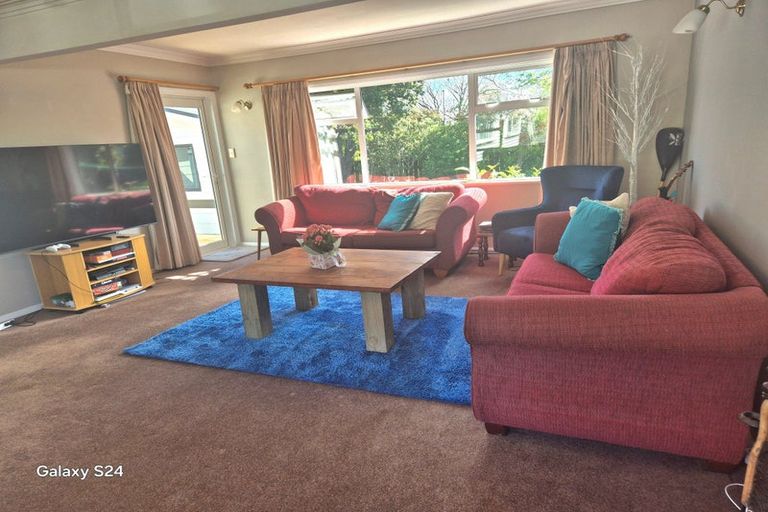 Photo of property in 18 Parnell Street, Fairfield, Lower Hutt, 5011