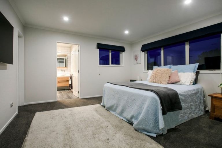 Photo of property in 47 Isobel Road, Greenhithe, Auckland, 0632