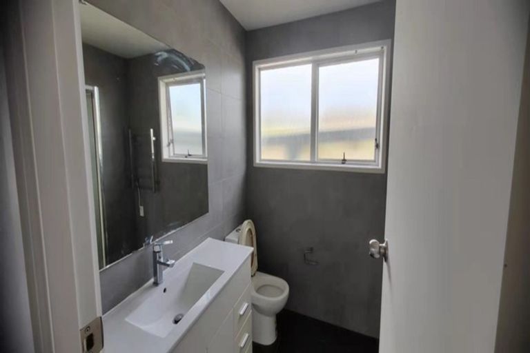 Photo of property in 32 Glen Road, Ranui, Auckland, 0612