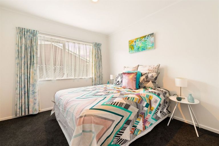 Photo of property in 2/86 Don Buck Road, Massey, Auckland, 0614