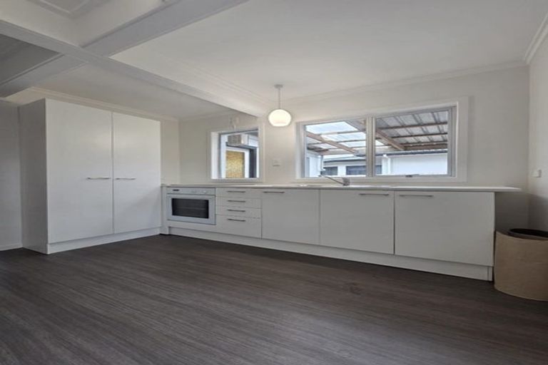 Photo of property in 158 Hutchinson Avenue, New Lynn, Auckland, 0600