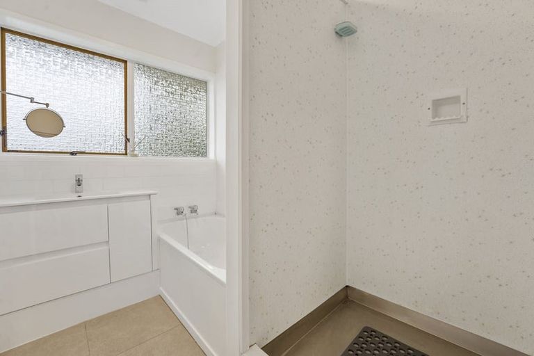 Photo of property in 1/12 Hollyhock Place, Browns Bay, Auckland, 0630