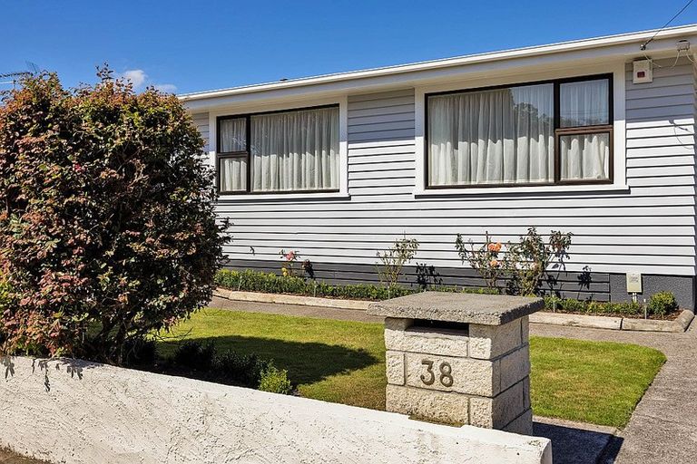 Photo of property in 38 Cameron Street, Hawera, 4610