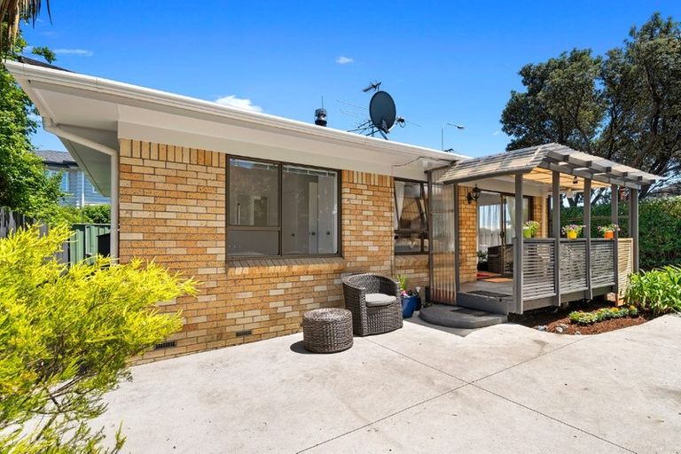 Photo of property in 1/2 Tristram Avenue, Forrest Hill, Auckland, 0620