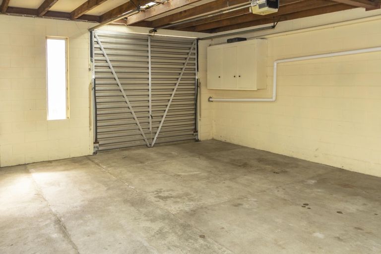 Photo of property in 73 Stuart Street, Holmes Hill, Oamaru, 9401