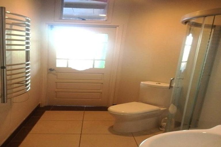 Photo of property in 8 Eclipse Place, Half Moon Bay, Auckland, 2012