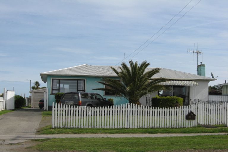 Photo of property in 15 Polson Street, Castlecliff, Whanganui, 4501
