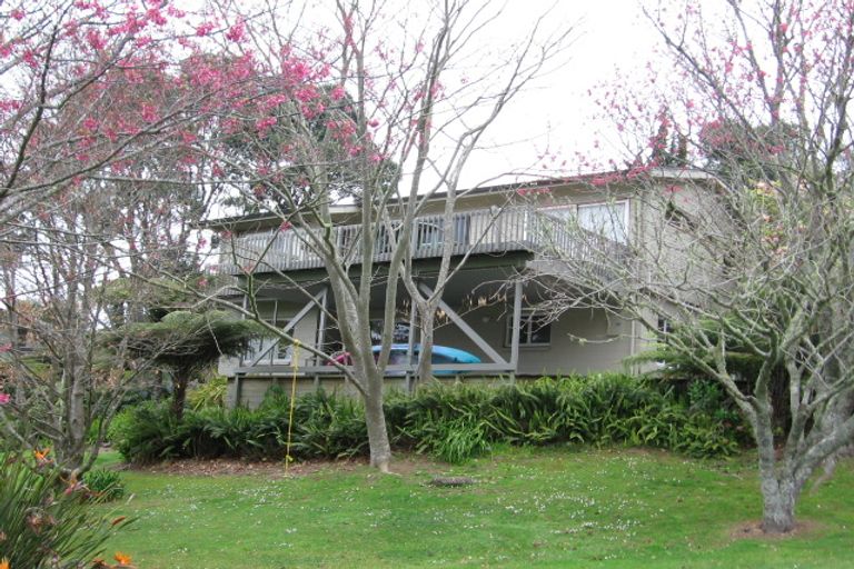 Photo of property in 1 Patricia Place, Hahei, Whitianga, 3591