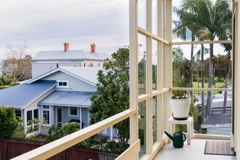 Photo of property in 14/93 Vauxhall Road, Devonport, Auckland, 0624