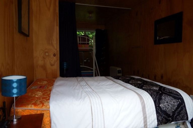 Photo of property in 16 Field Terrace, Okiwi Bay, 7193