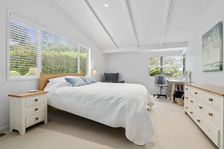 Photo of property in 93 Wood Bay Road, Titirangi, Auckland, 0604