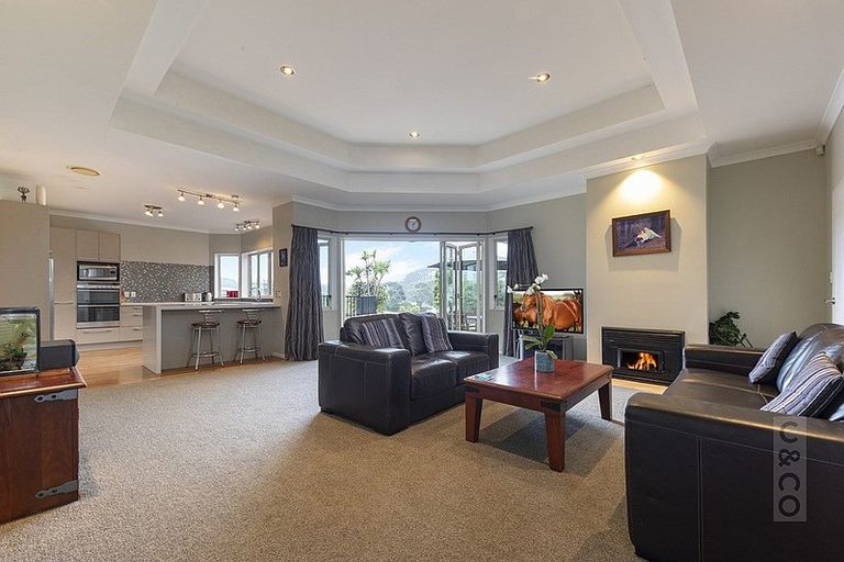Photo of property in 17 Deacon Road, Riverhead, Kumeu, 0892