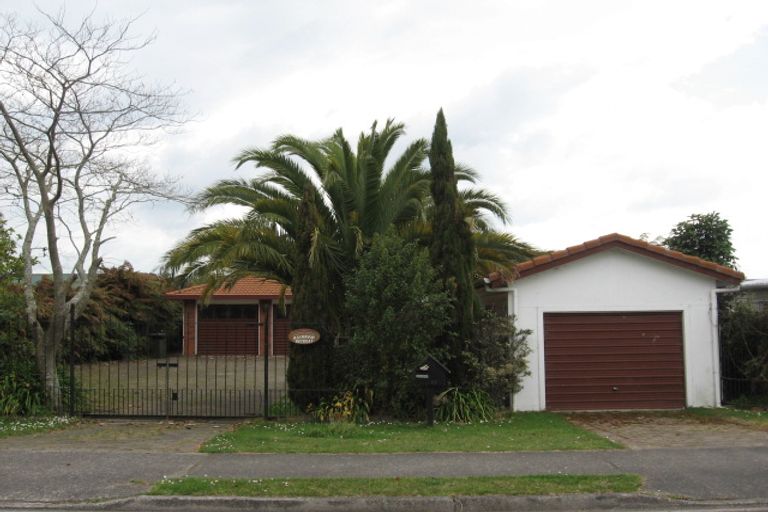 Photo of property in 35 Willow Avenue, Hannahs Bay, Rotorua, 3010