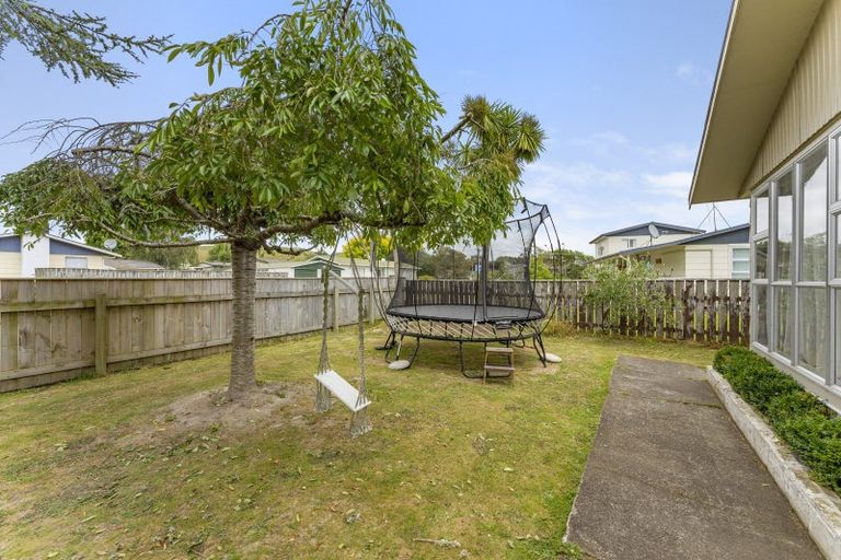 Photo of property in 1 Totara Place, Pahiatua, 4910