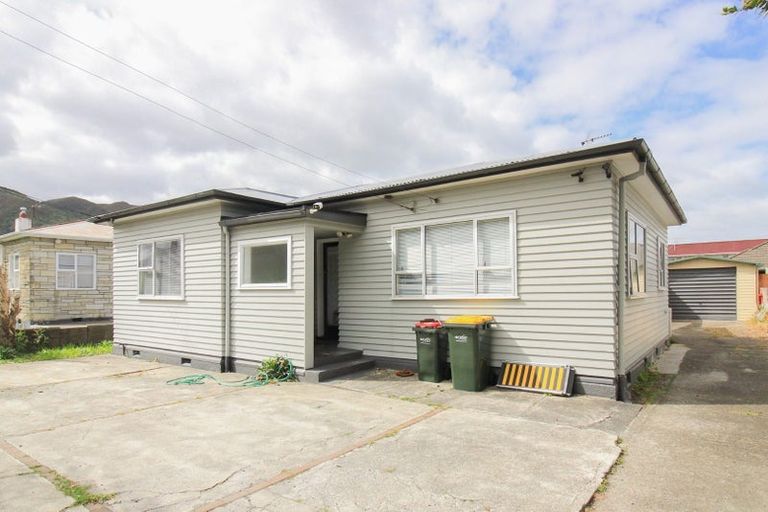 Photo of property in 4 Meadows Avenue, Waiwhetu, Lower Hutt, 5010