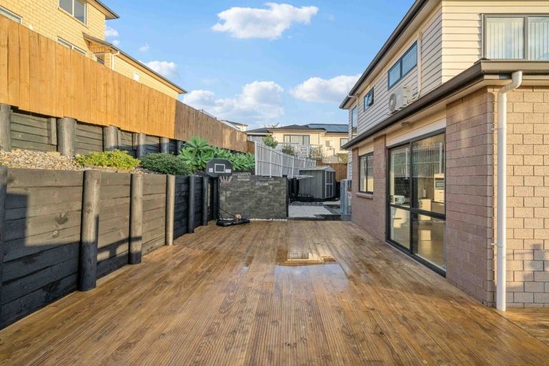 Photo of property in 19 Kereru Rise, Papakura, 2110
